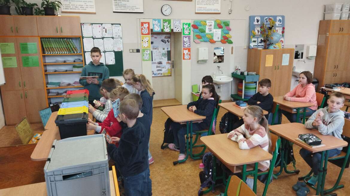 TONDA OBAL NA CESTÁCH