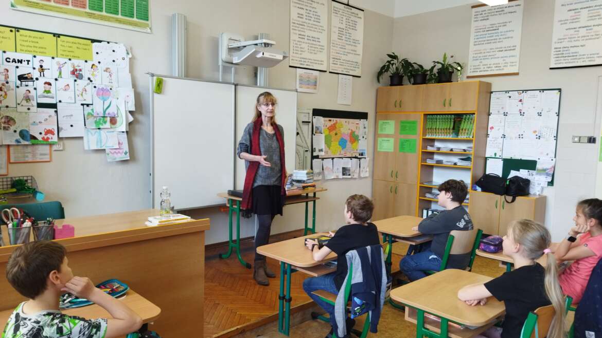 NÁVŠTĚVA SPISOVATELKY IVONY BŘEZINOVÉ