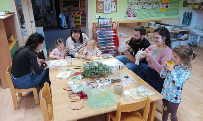 VÁNOČNÍ DÍLNIČKY S RODIČI A DĚTMI