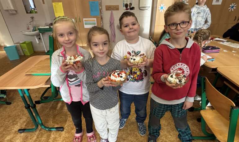 OVOCNÉ POHÁRY VE ŠKOLNÍ DRUŽINĚ