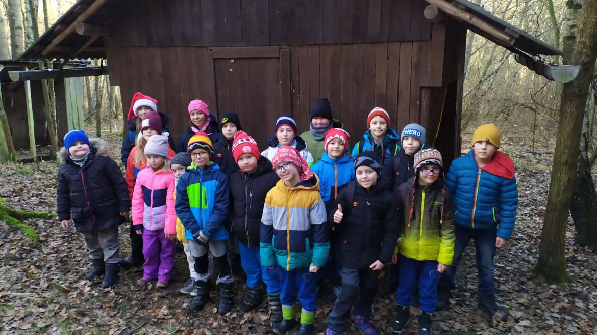 VYCHÁZKA KE KRMELCI A VÁNOČNÍ BESÍDKA